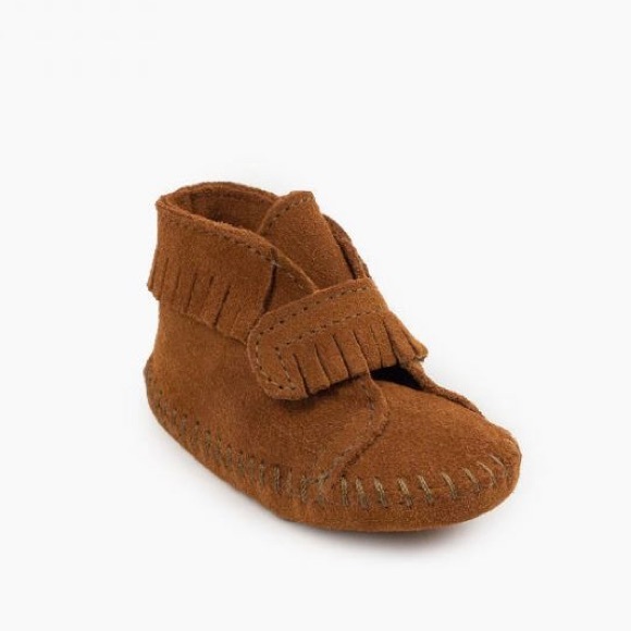 Minnetonka Genuine Suede Leather Baby Moccasins - Picture 2 of 11
